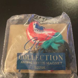 Vintage Avon Collections Animal Antics Magnets Skunk.  Resign Magnet NWOT